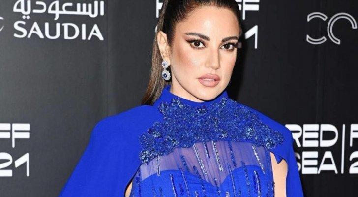 درة غاضبة من معجب وتطلب منه أن يحذف صورتها 