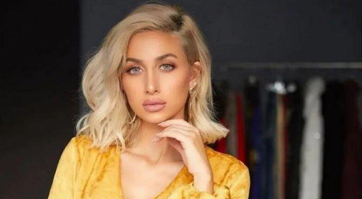 صدمة الجمهور يتهم مودل روز بالتحول الجنسي