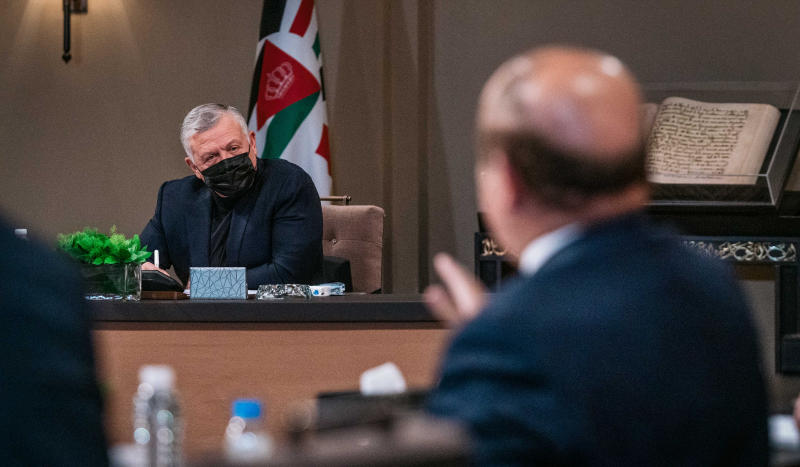 الملك المرحلة المقبلة مهمة في مسيرة التحديث السياسي