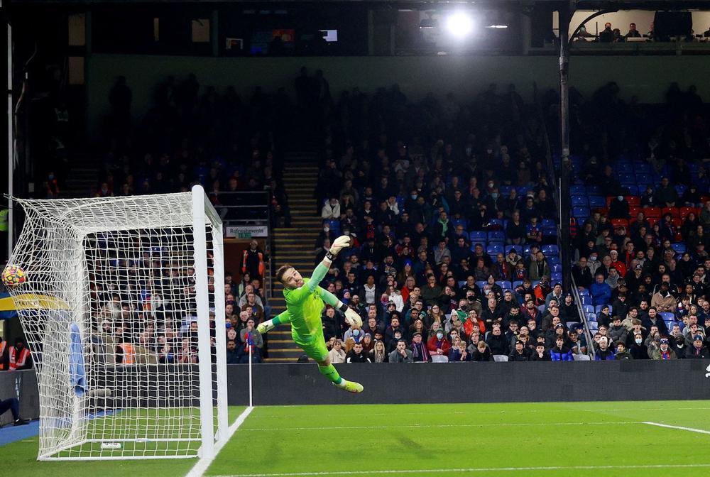 تأجيل 4 مباريات في الدوري الإنكليزي لتفشي كورونا