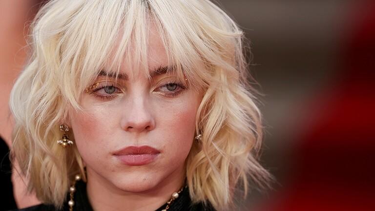 مغنية أمريكية شهيرة تروي قصة معاناتها مع الأفلام الإباحية