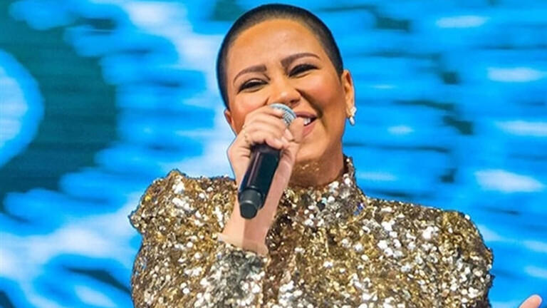 طبيب نفسي يكشف أسباب قص المرأة لشعرها