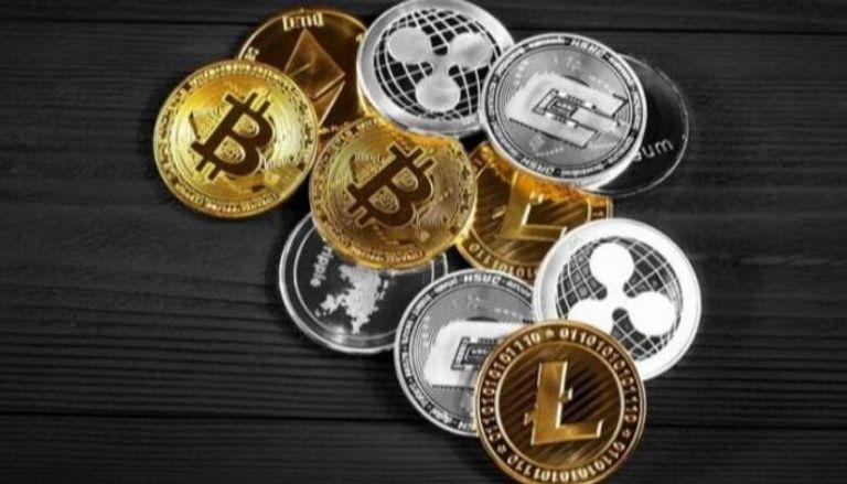 بيتكوين تهبط 