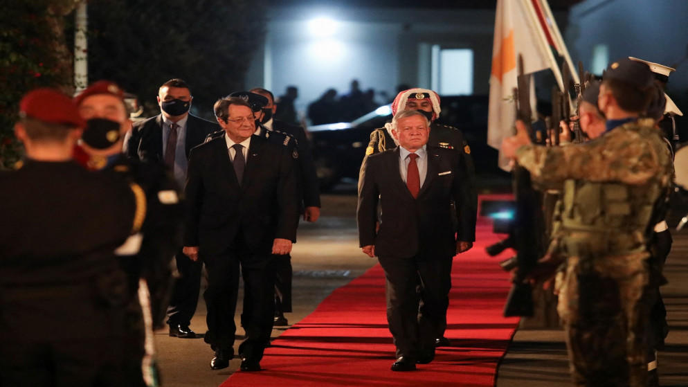 الملك يعقد مباحثات مع الرئيس القبرصي