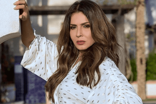 نجلاء بدر وتفاصيل أول قصة حب غريبة الأطوار