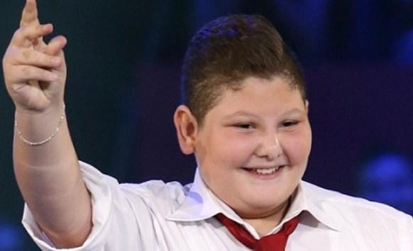 كيف أصبح نجم ذا فويس كيدز زين عبيد  صور