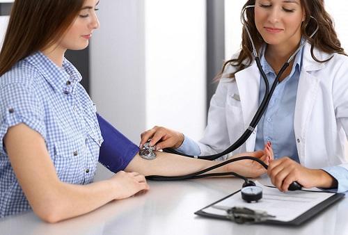 نوع شهير من الخضار يخفض ضغط الدم ويقوي العظام