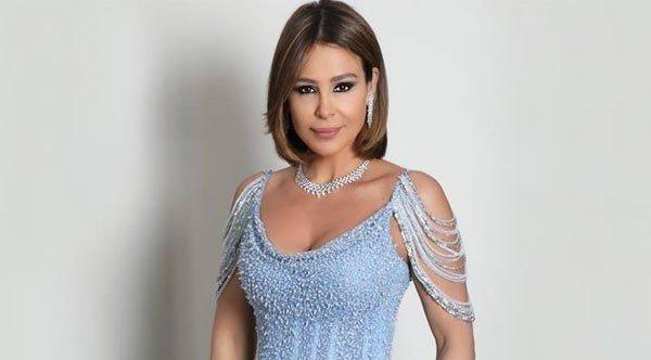 كارول سماحة تدعم اللغة العربية على طريقتها