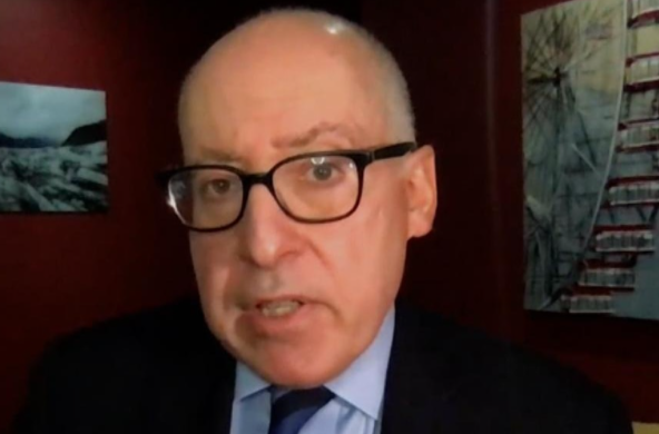 طبيب يحذر تسونامي قادم لغير المطعمين