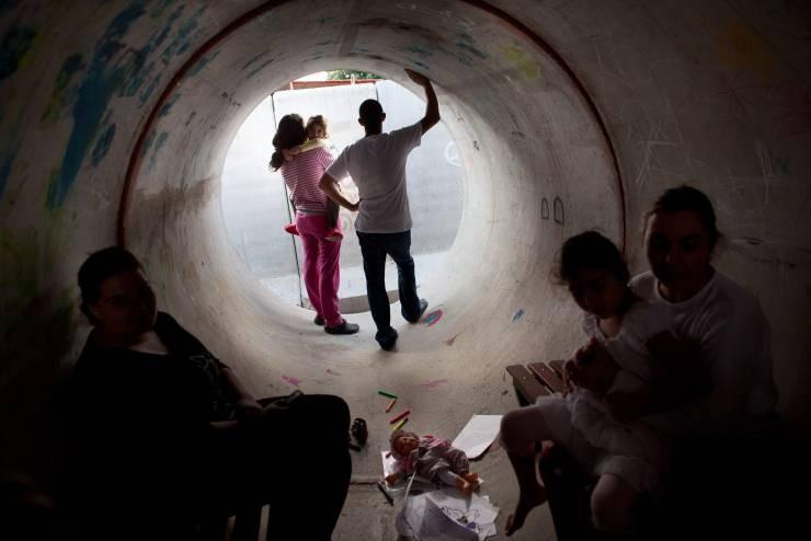 لماذا تدرس اسرائيل فتح الملاجىء