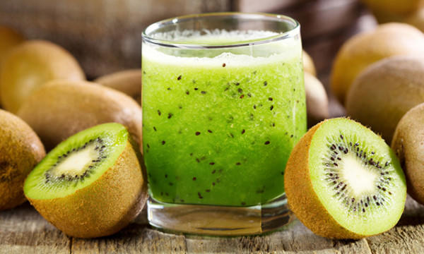 فوائد مذهلة لعصير الكيوي للنساء