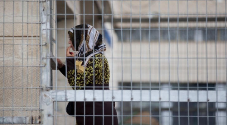 توتر في سجون الاحتلال وانقطاع التواصل مع 80 أسيرا