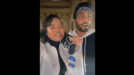 فنانة إماراتية  تهدي زوجها سيارة فارهة  فيديو