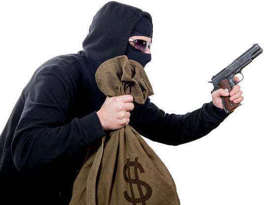 حظ سيء حادث سير يكشف عن عملية سرقة بالأردن