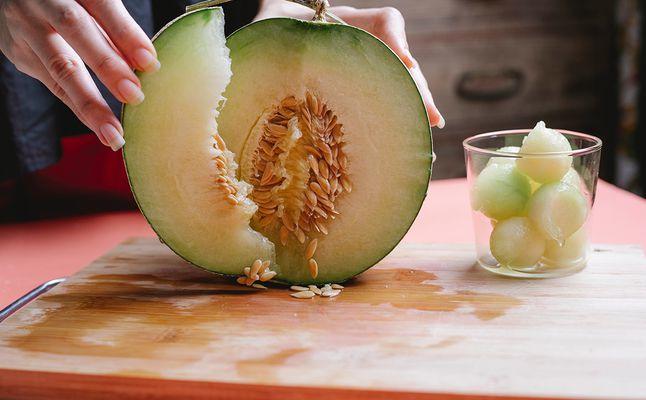 فوائد الشمام للقولون