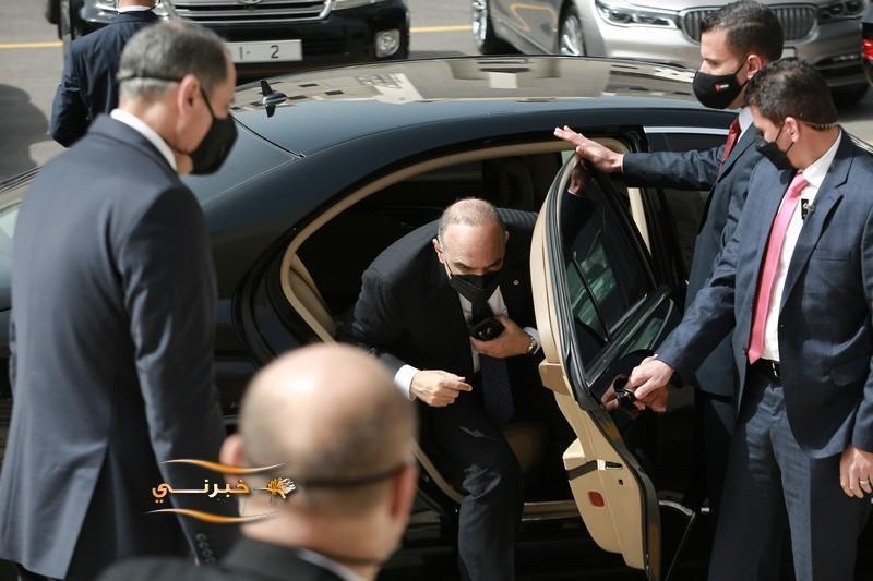 الخصاونة يعود للعمل وجاهيا