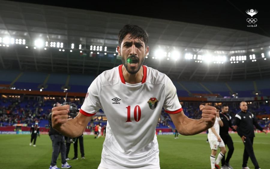 هل يحترف يزن النعيمات في الأهلي القطري