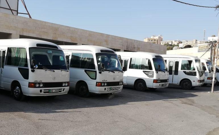 إضراب مفتوح لسائقي باصات إربد عمّان