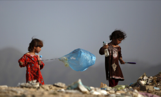 واشنطن تجيز بعض التعاملات مع طالبان