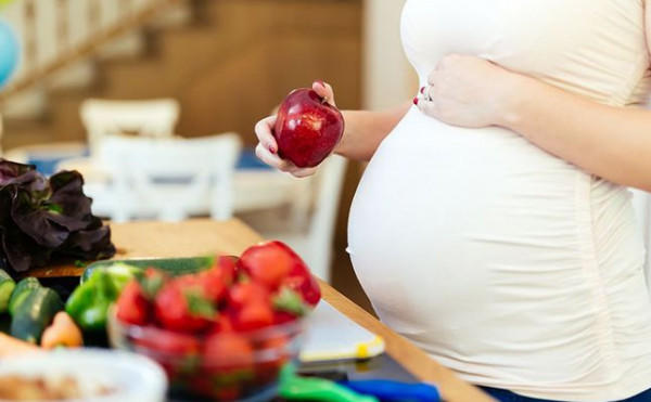 أفضل الأطعمة المعززة لمناعة النساء الحوامل