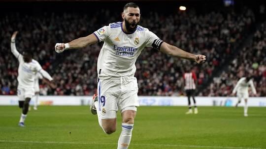 بنزيما يكرر إنجازا عمره ربع قرن