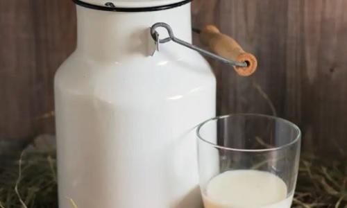 وصفة الحليب لترطيب البشرة وإزالة الجلد الميت