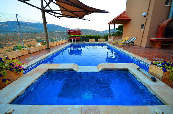 الحكومة ستتابع التجمعات بالمزارع الخاصة