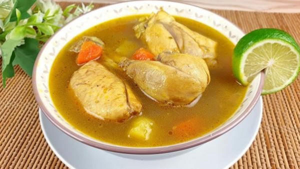 فوائد تناول مرق الدجاج للنساء