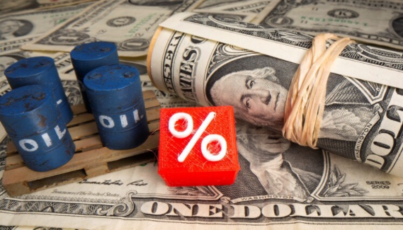 النفط يرتفع 21