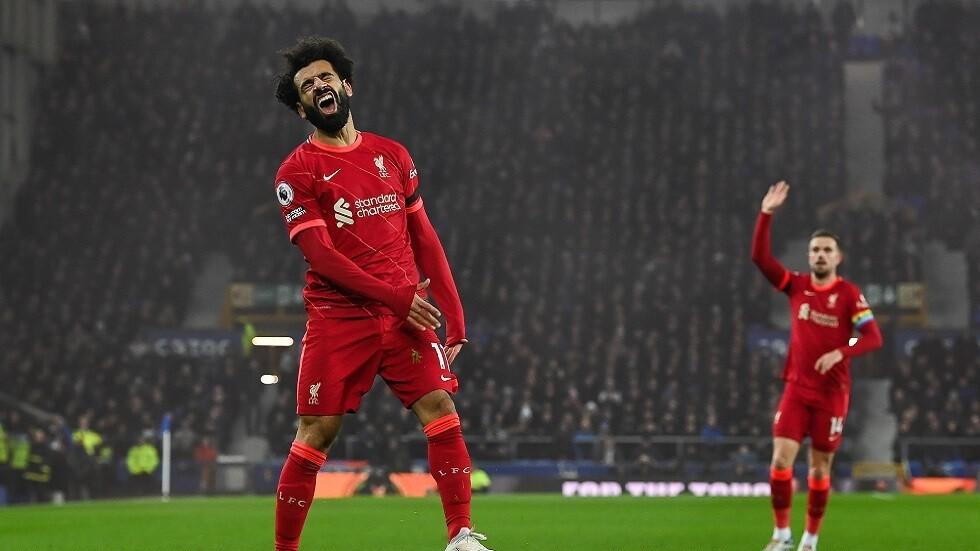 صلاح يتلقى ضربة موجعة من قبل زملائه 