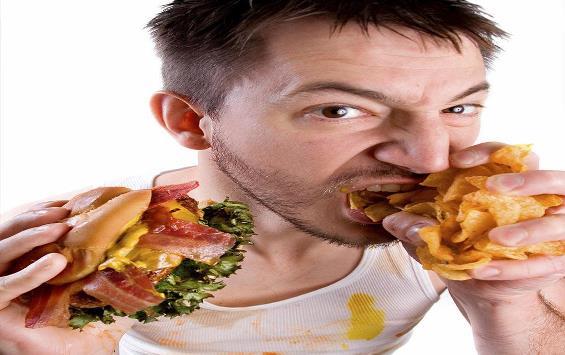 أطعمة تزيد من مشاعر الغضب والتوتر 