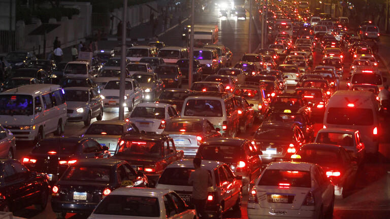 فنان مصري شهير يتعرض لحادث سير مروع  صور