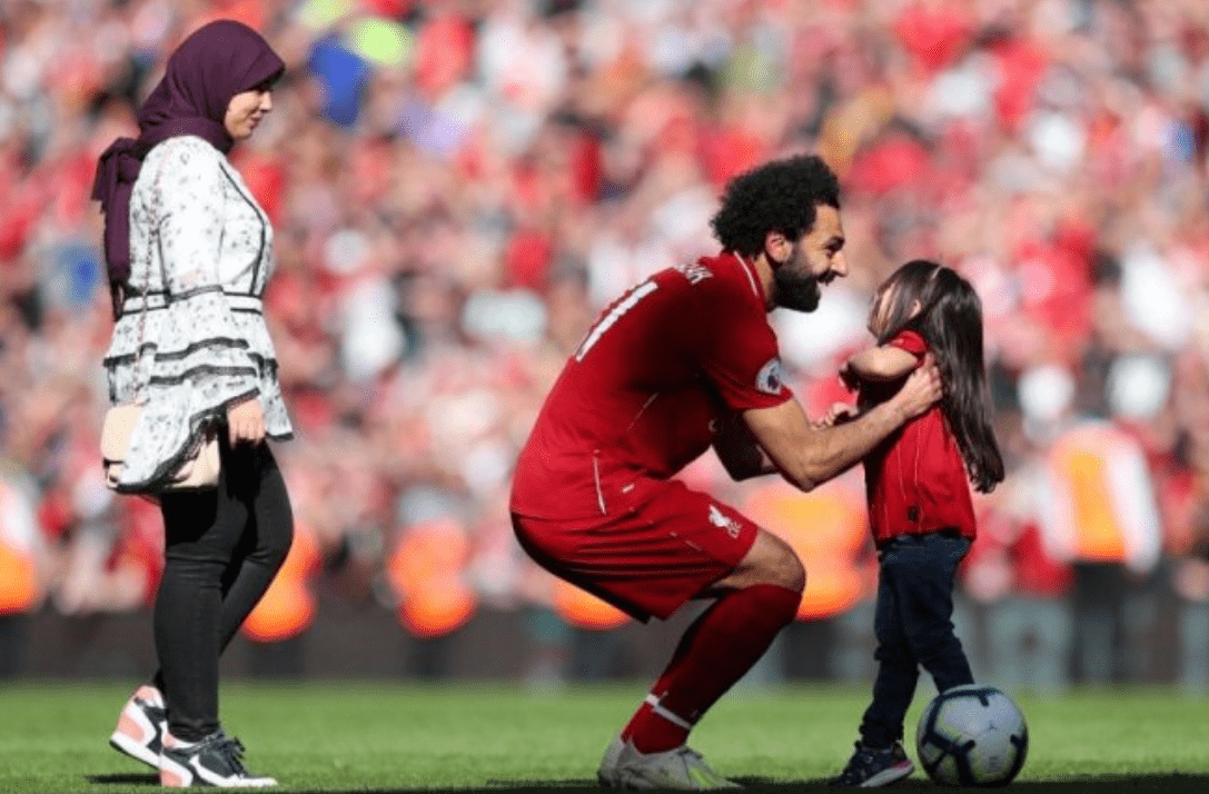 محمد صلاح يحتفل بالكريسماس  صور