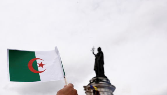 الجزائر تفرض جواز التطعيم ضد كورونا 