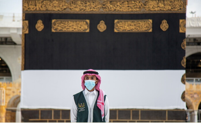 السعودية تعلن عن تفاصيل حجز تصاريح العمرة للشهر المقبل