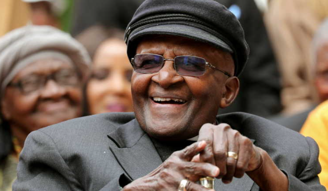 وفاة الأسقف ديزموند توتو الحائز على نوبل للسلام