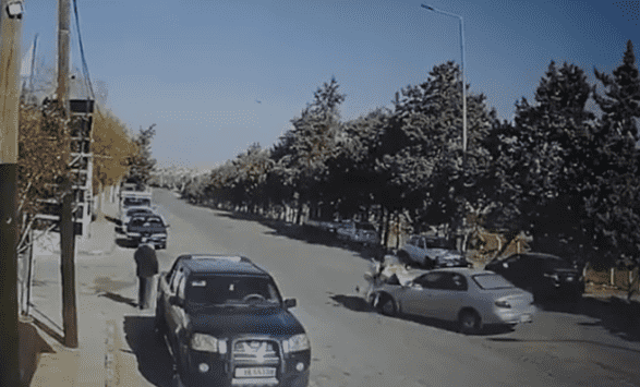 اصطدام دراجة رقيب سير بمركبة في الشوبك