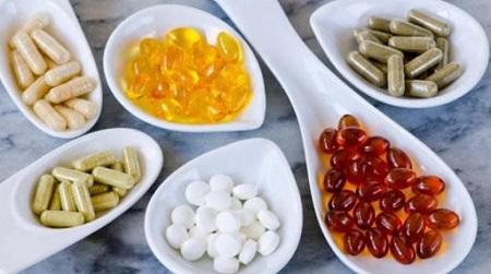 فوائد وأضرار الفيتامينات والمكملات الغذائية