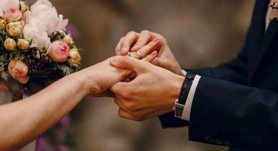 الإمارات توثق أول عقد زواج مدني لغير المسلمين