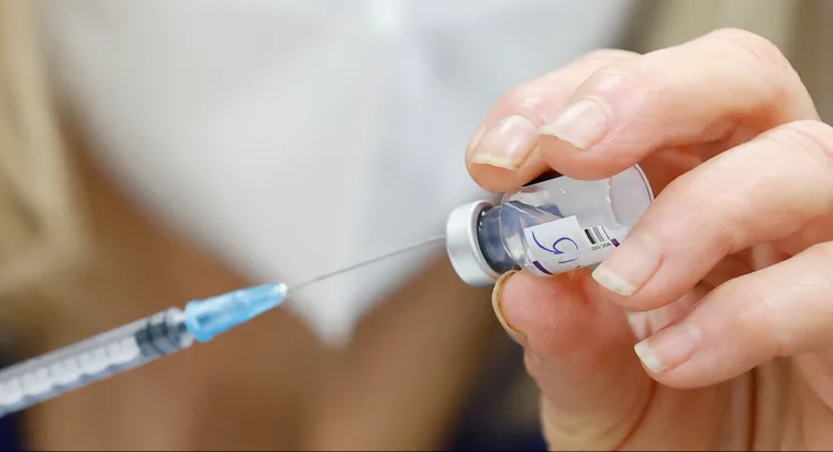 الملقحون وعدوى أوميكرون خبراء ينصحون بخطوات ضرورية