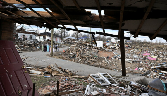 ارتفاع قتلى أعاصير ولاية كنتاكي الأميركية إلى 77 قتيلا