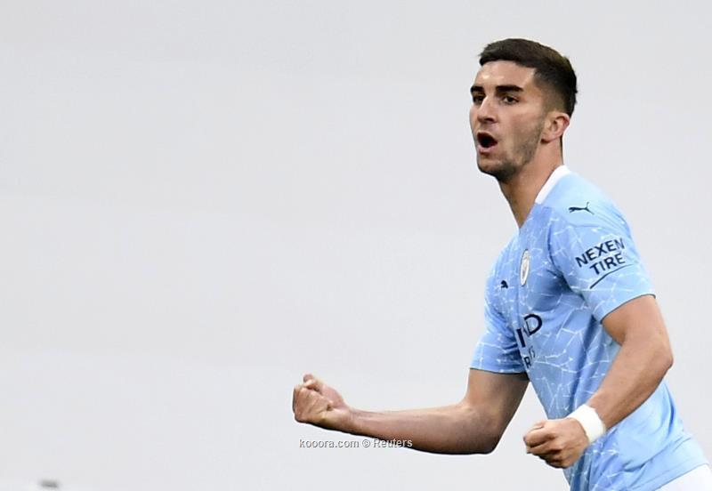 لماذا تأجل إعلان برشلونة عن صفقة توريس