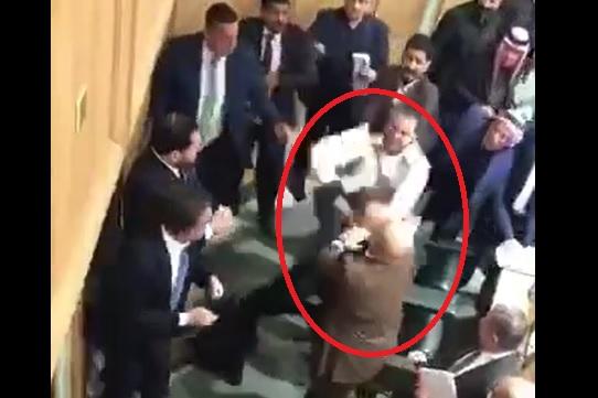 توثيق عمودي للكمات الرياطي والعدوان  فيديو 