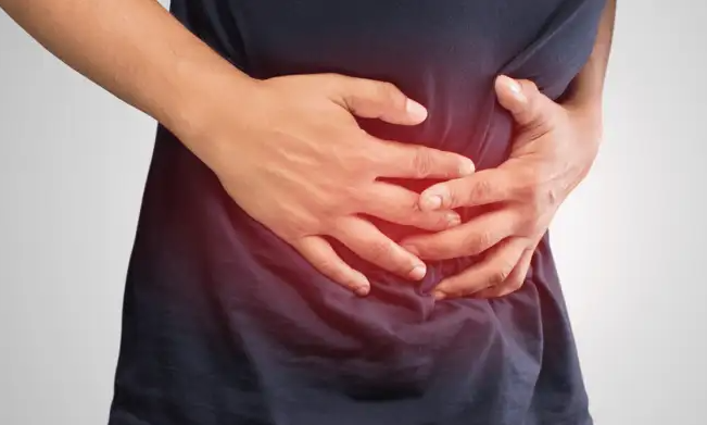 لا تنخدع كيف نفرق بين القولون والزائدة الدودية