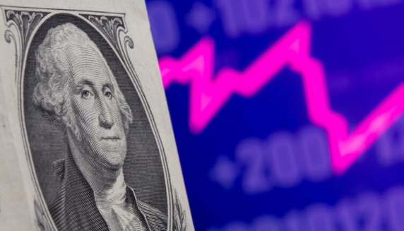 ارتفاع الدولار يطفئ بريق الذهب