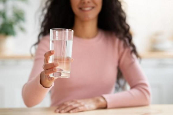 فوائد شرب ماء زمزم على الريق