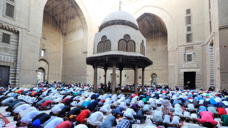 تشديد لعدم إطالة خطبة الجمعة في مصر