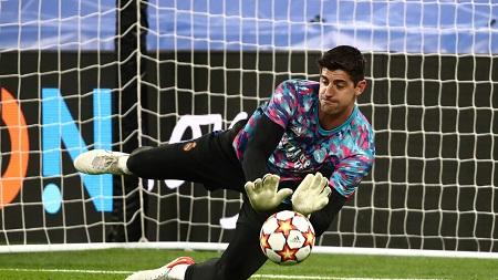 خطأ بفحص كورونا يغير مصير حارس ريال مدريد