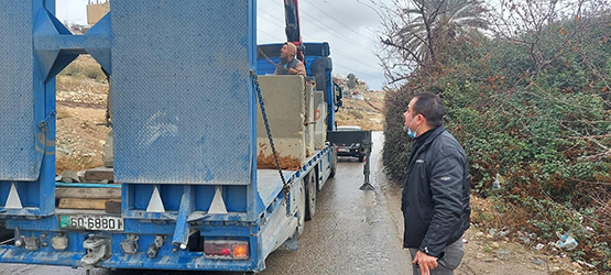 بلدية الرصيفة تغلق شارع الخميرة - صور