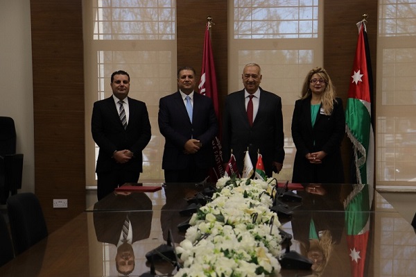 اتفاقية تعاون ثنائية بين جامعة الشرق الأوسط ومجموعة استيتيه للتصميم الداخلي